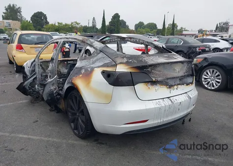 2020 Tesla Model 3 Performance Dual Motor All-Wheel Drive z USA, uszkodzony, nr VIN 5YJ3E1EC6LF625029